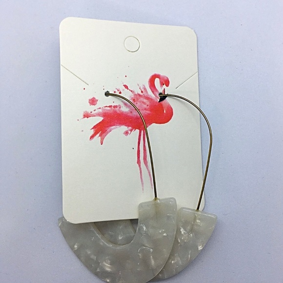 Unique Shell Earrings - Picture 3 of 4